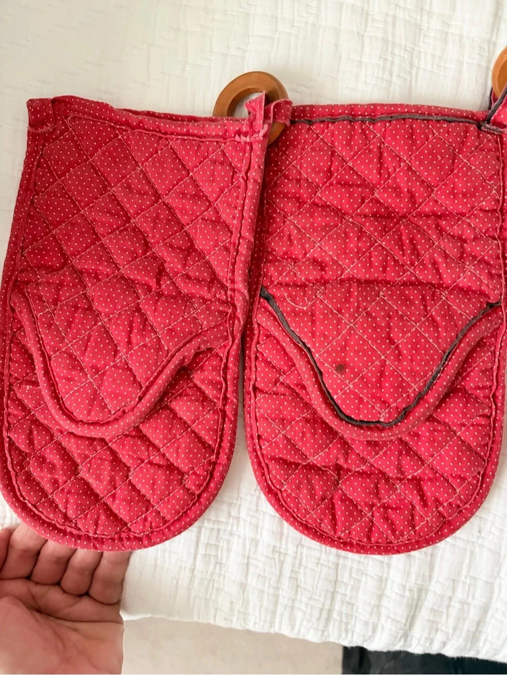 Vintage Coca-Cola Red and White Quilted Oven Mitt and Pot Holders Set